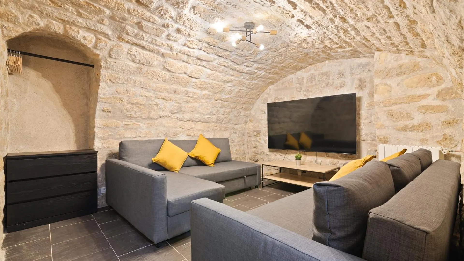 Splendid Apartment Quartier Palais Royal Paris France