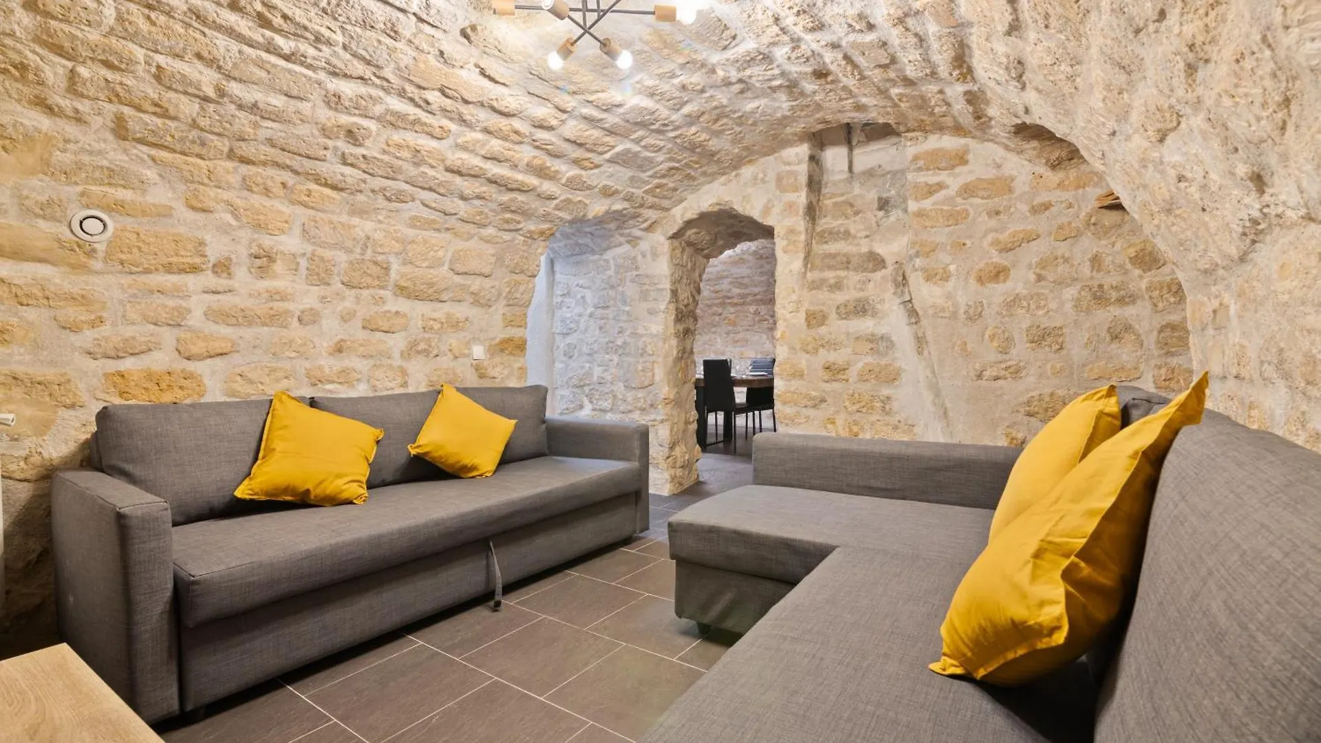 Splendid Apartment Quartier Palais Royal Paris